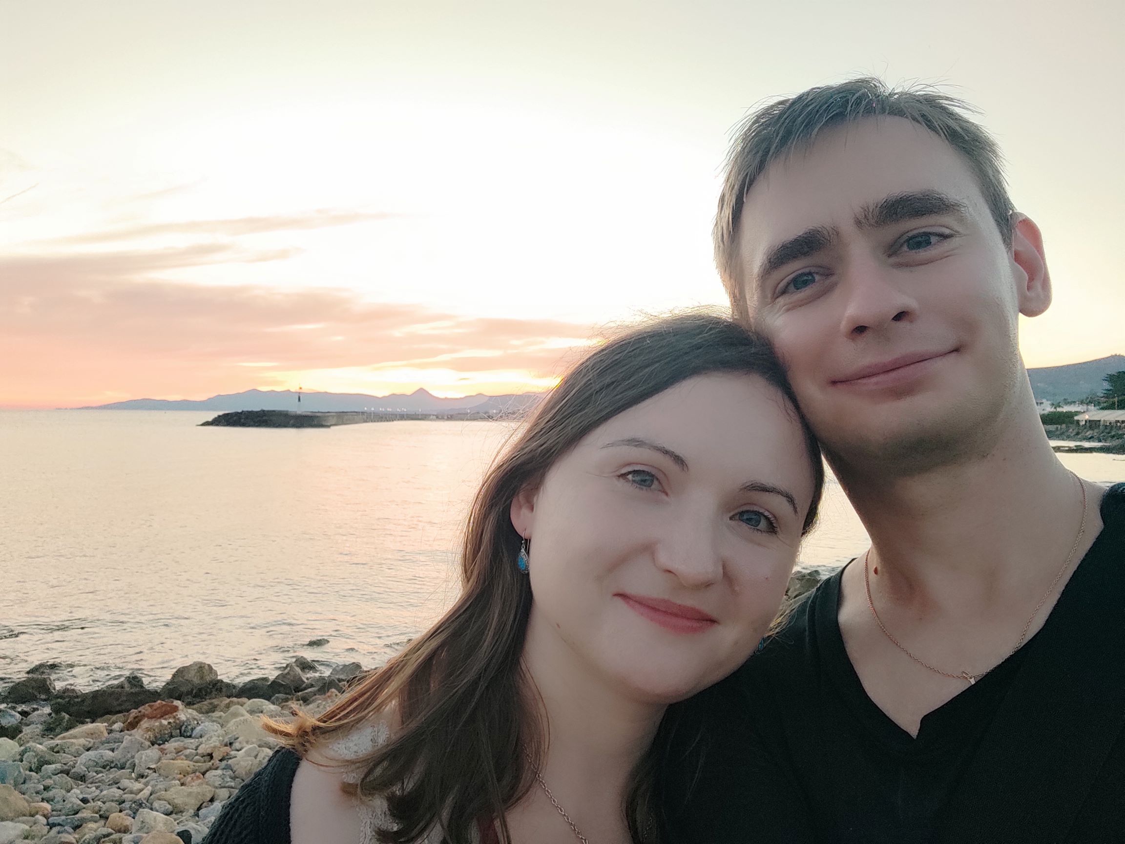Anna und Harry bei Sonnenuntergang